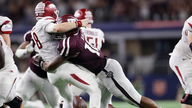 daeshon-hall-austin-allen-texas-am-aggies-arkansas-razorbacks-football.jpg
